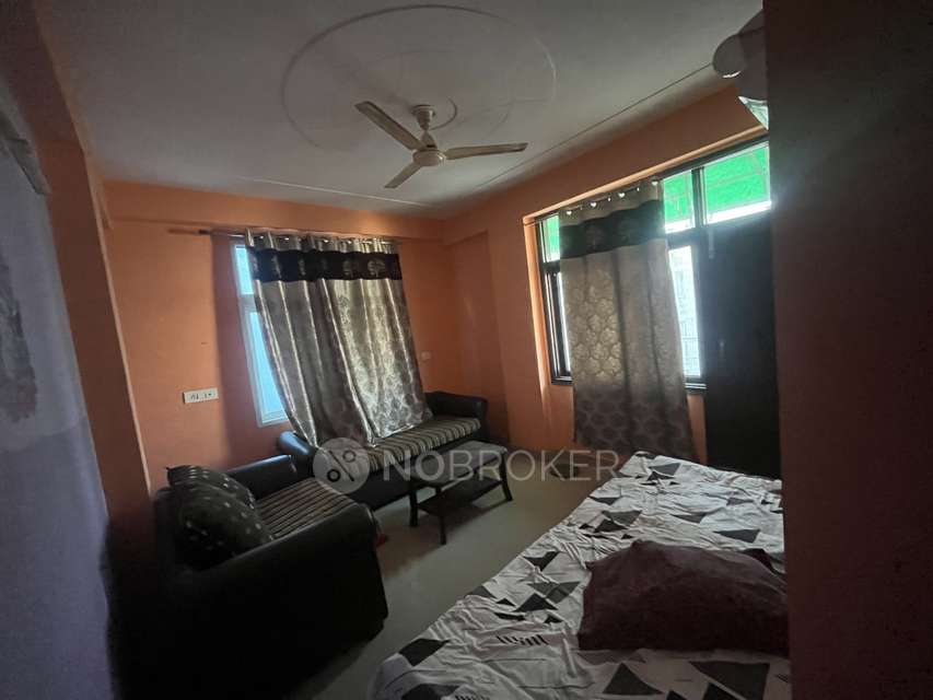 2 BHK Flat In Green View Apartment, Sector 121 for Rent  In Sector 121