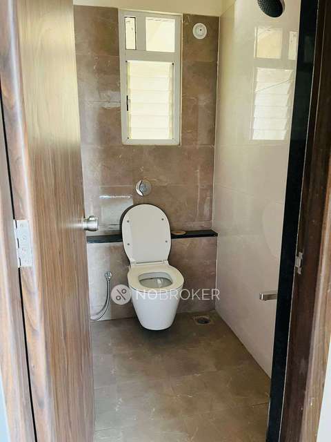 3 BHK Flat In Majestique Towers East for Rent  In Kharadi