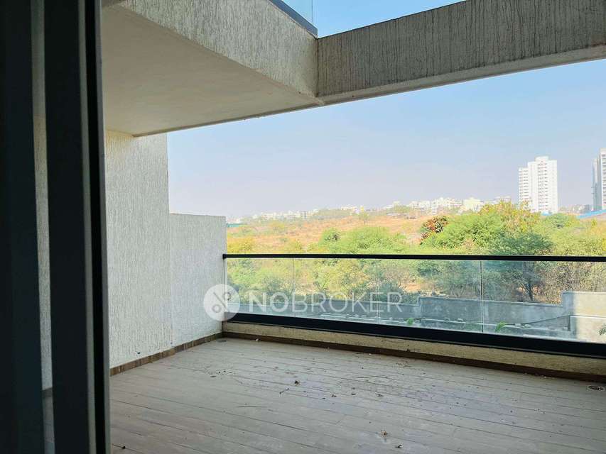 3 BHK Flat In Majestique Towers East for Rent  In Kharadi