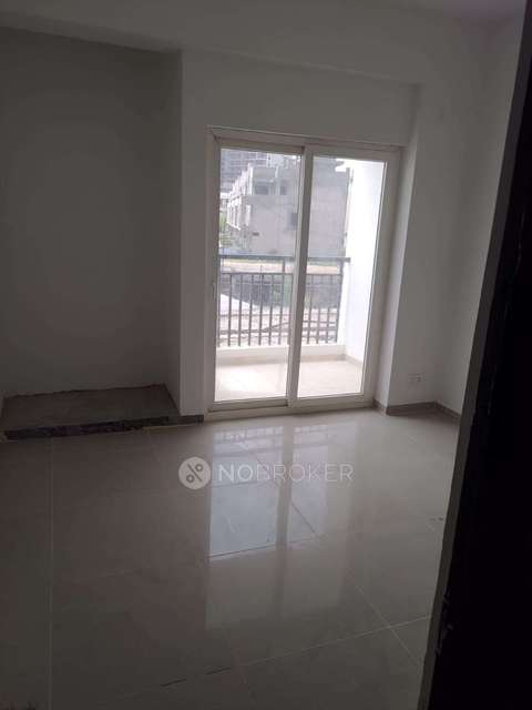 2 BHK Flat In Ajnara Panorama For Sale  In Sector 22a