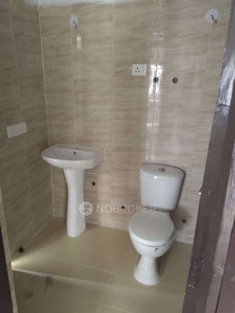 2 BHK Flat In Ajnara Panorama For Sale  In Sector 22a