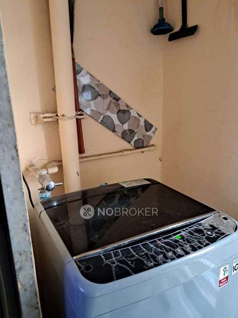 1 BHK Flat In Paras Chs For Sale  In Kandivali West 