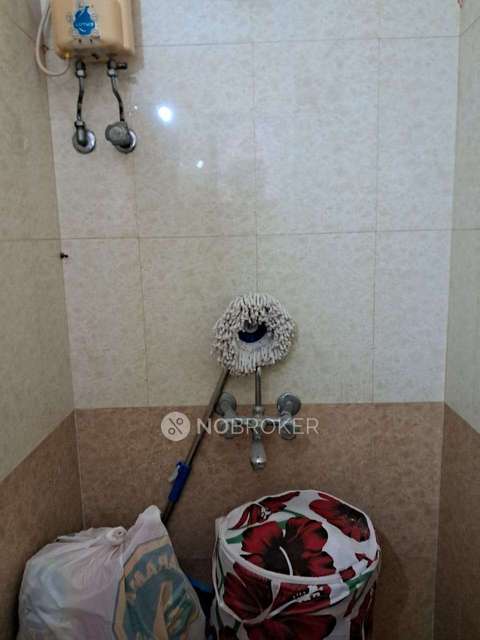 1 BHK Flat In Paras Chs For Sale  In Kandivali West 