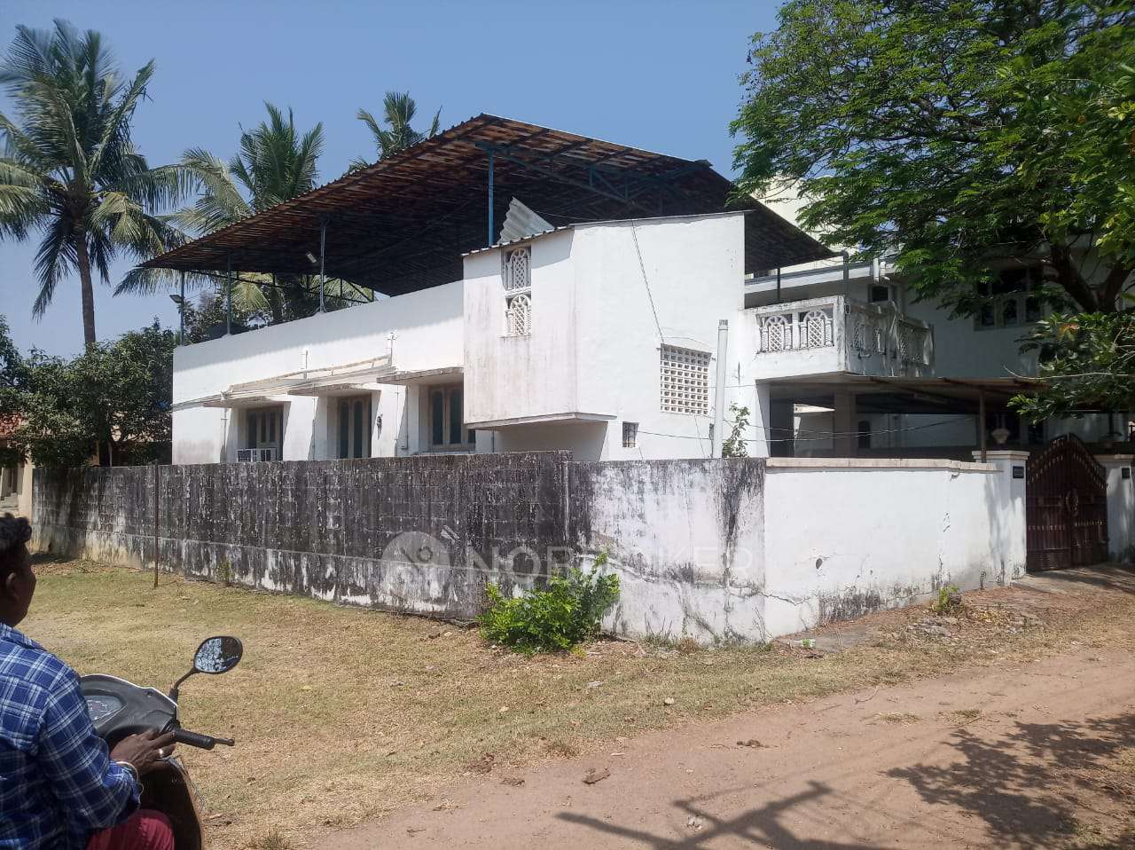Independent House Annanur Railyway Station Without Brokerage Semifurnished 2 BHK Flat for