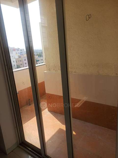 Single Room for Female In 2 BHK  In S.no. 27911a, Aarambha Society, Lane No.1, Shree, Swami Samarth Nagar, Sathe Nagar, Lohegaon, Pune, Maharashtra 411047 In Lohegaon