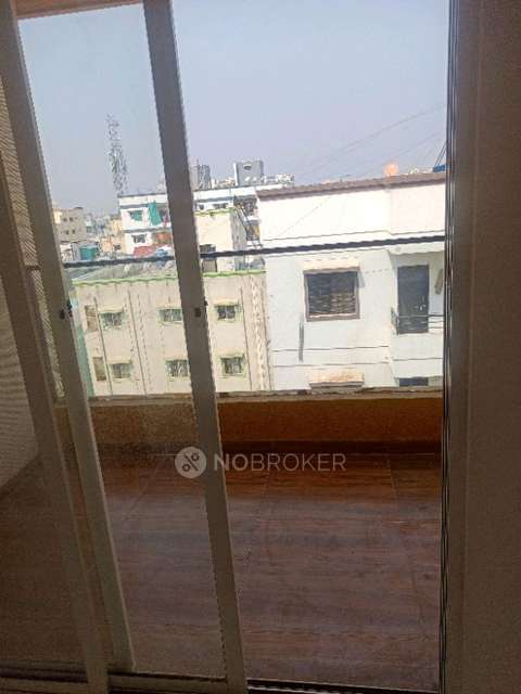 Single Room for Female In 2 BHK  In S.no. 27911a, Aarambha Society, Lane No.1, Shree, Swami Samarth Nagar, Sathe Nagar, Lohegaon, Pune, Maharashtra 411047 In Lohegaon