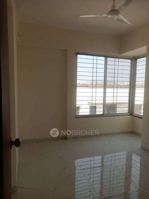 Single Room for Female In 2 BHK  In S.no. 27911a, Aarambha Society, Lane No.1, Shree, Swami Samarth Nagar, Sathe Nagar, Lohegaon, Pune, Maharashtra 411047 In Lohegaon