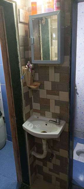 1 BHK Flat In Shivam Building For Sale  In Kandivali East