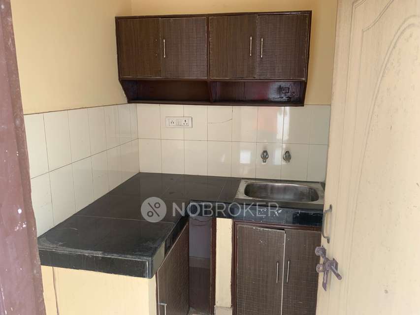 1 RK House for Rent  In Sector 23a