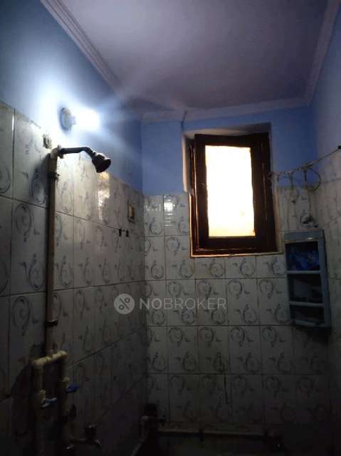 2 BHK Flat For Sale  In Vinod Nagar West