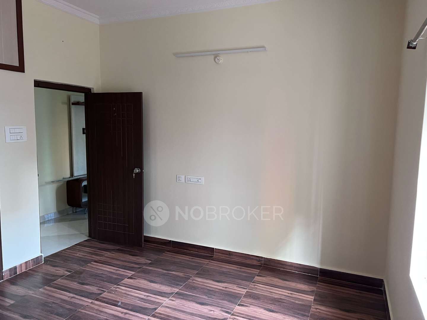 standalone building Manikonda Rent WITHOUT BROKERAGE Semifurnished 3