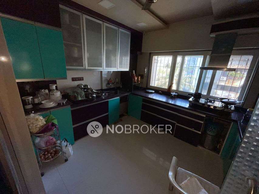 4 BHK Flat In Standalone Building  For Sale  In Vile Parle West