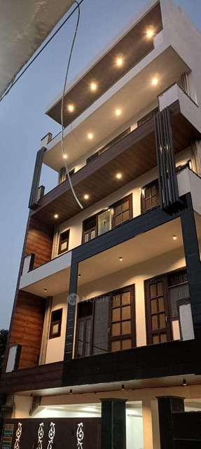 4 BHK Flat In Standlone  Building For Sale  In Patel Nagar