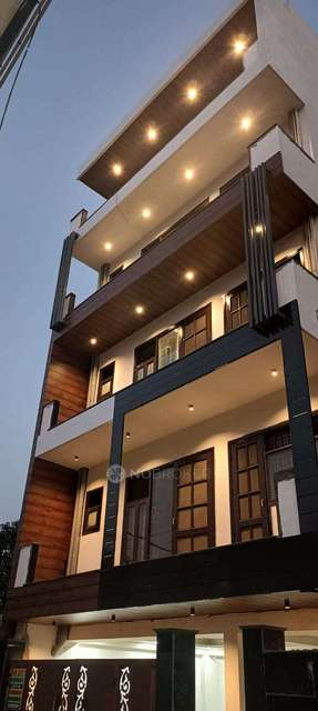 4 BHK Flat In Standlone  Building For Sale  In Patel Nagar