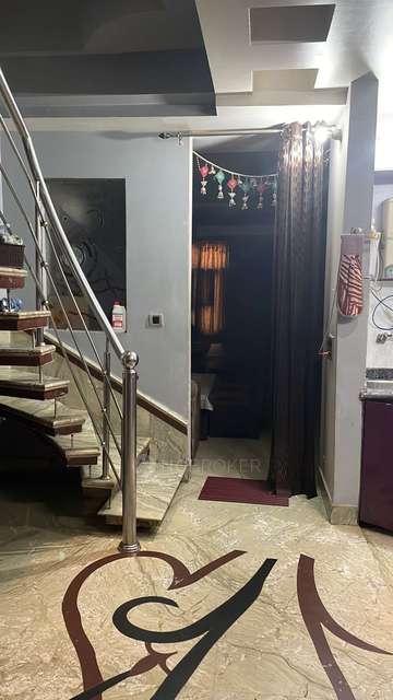 4+ BHK Flat For Sale  In Yamuna Vihar