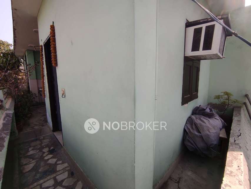 4 BHK Flat For Sale  In Rohini