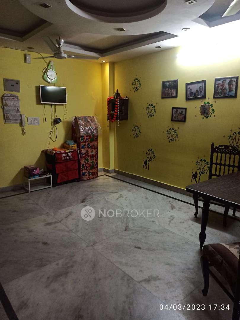 Rwa Rama Garden Dwarka Rent WITHOUT BROKERAGE Fully furnished 3 BHK