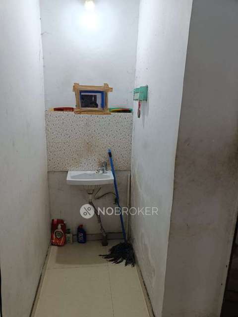 Single Room for Male In 1 BHK  In Thermax Chowk