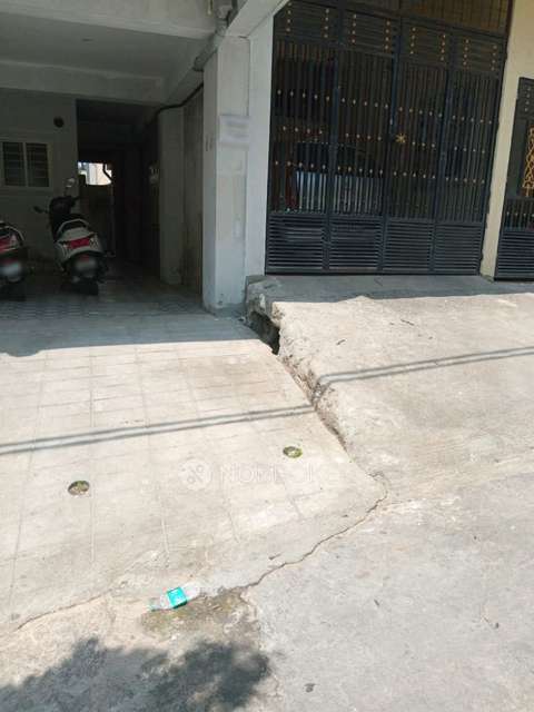 1 BHK Flat In Standalone Building  for Lease  In Basaweshwara Nagar