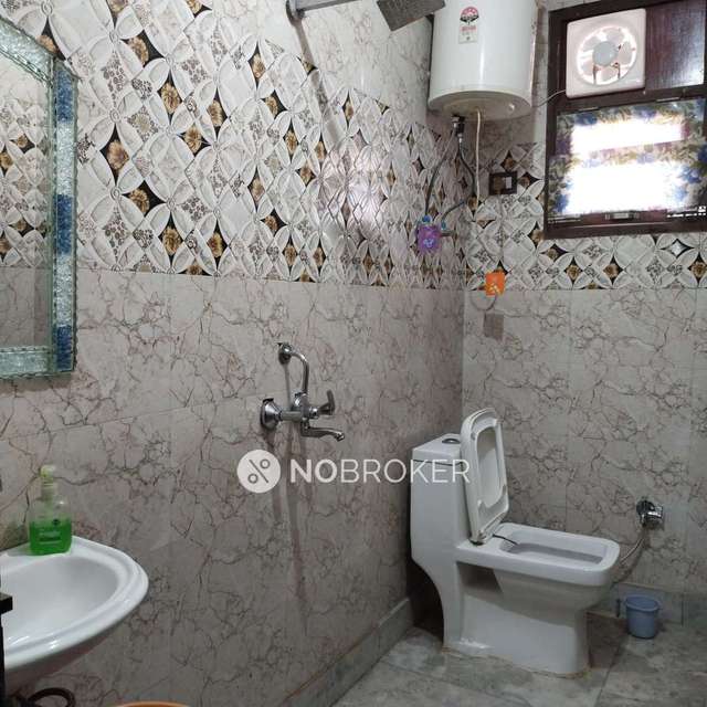 4+ BHK Flat For Sale  In Khanpur Extension