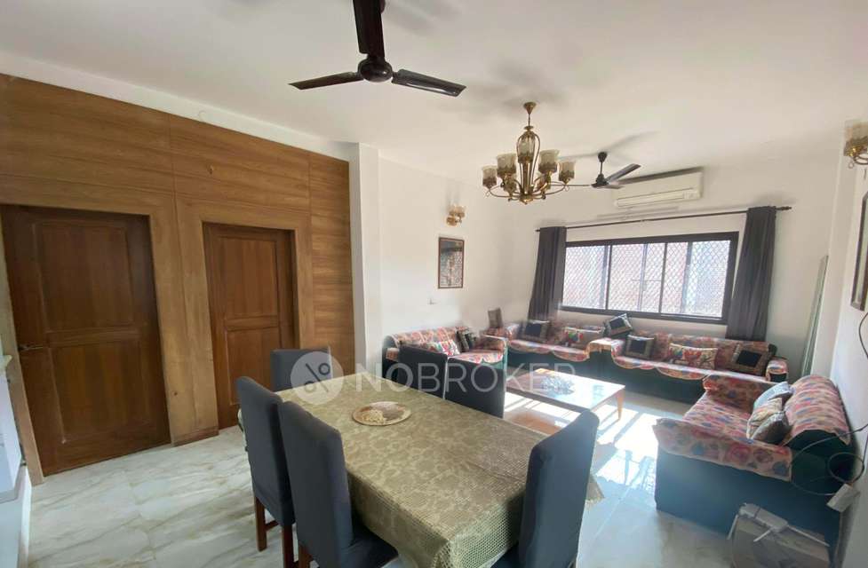 2 BHK Flat In Standalone Building  For Sale  In Karol Bagh,