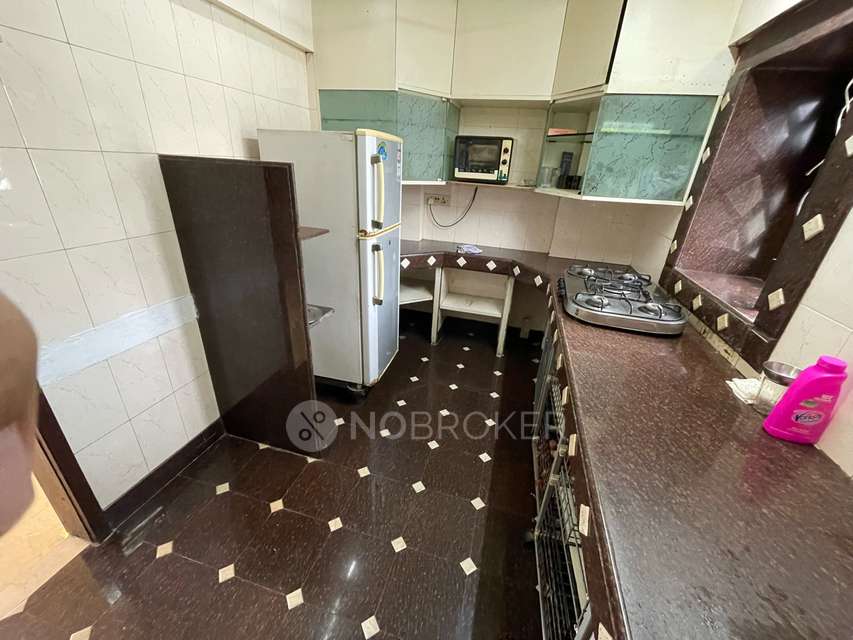 2 BHK Flat In Garden Queen For Sale  In Santacruz West