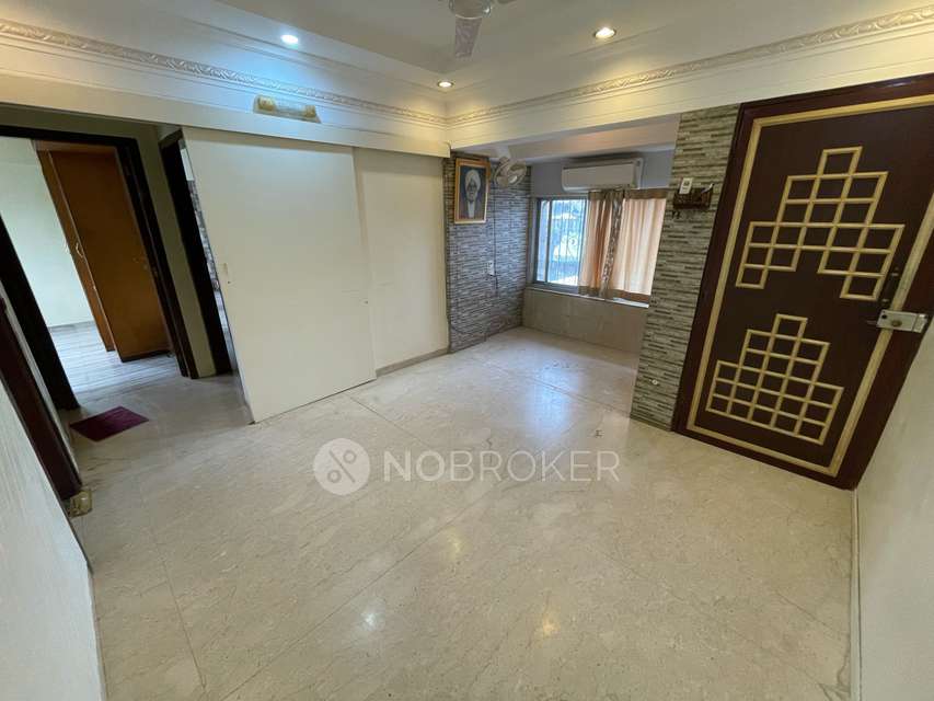 2 BHK Flat In Garden Queen For Sale  In Santacruz West