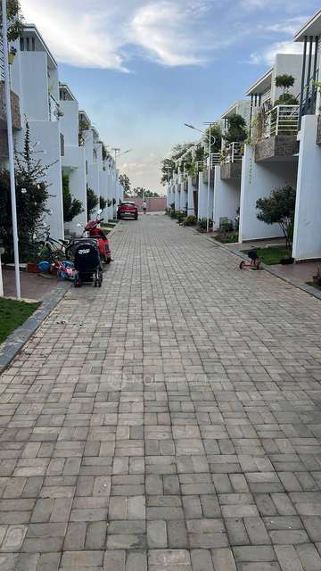 2 BHK House for Rent  In Garden And Skies