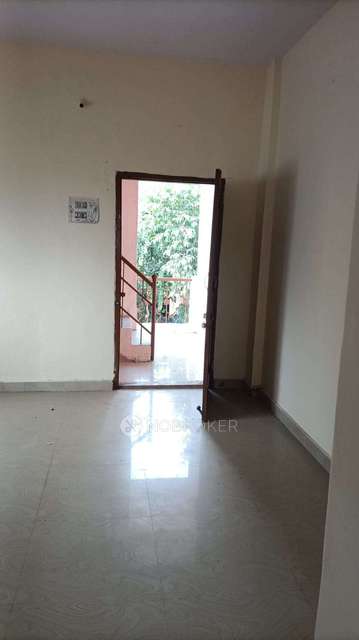 1 BHK Flat In Thorat Building for Rent  In Irrigation Colony