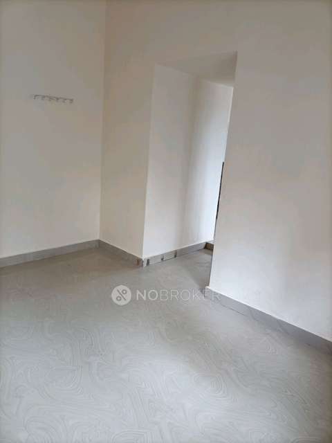 1 BHK Flat In Thorat Building for Rent  In Irrigation Colony