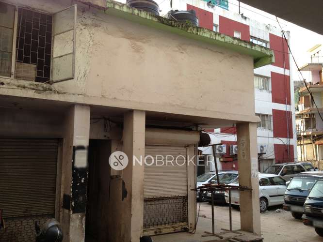 Shop in Panchsheel Park, Delhi for sale 
