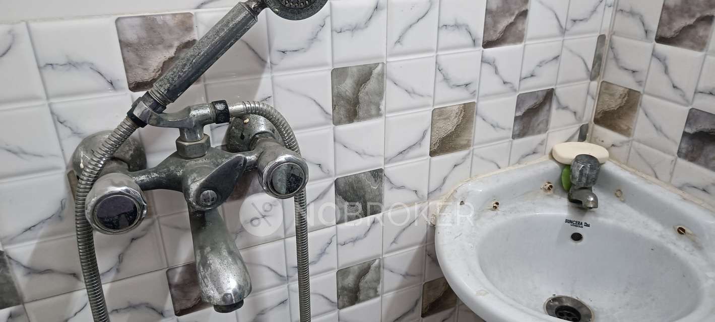 3 BHK Flat For Sale  In Keshav Puram, Tri Nagar