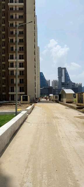 3 BHK Flat In Amrapali Golf Homes For Sale  In Sector-4