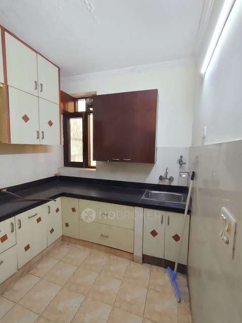 3 BHK Flat In Standalone Building  For Sale  In Inder Puri