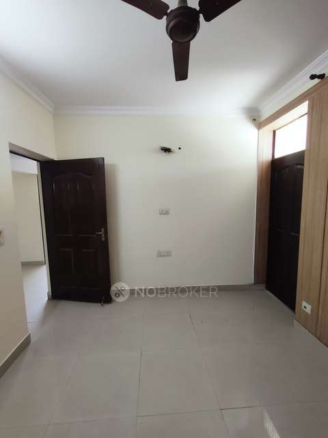 3 BHK Flat In Standalone Building  For Sale  In Inder Puri