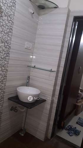 1 BHK Flat In Sadguru Housing Cs For Sale  In Kandivali West