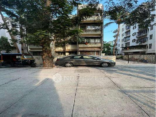 Single Room for Female In 2 BHK  In Laxman Appartment  In Borivali West