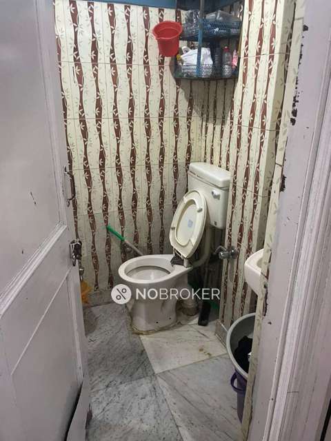 1 BHK Flat In Standalone Alone Buiding For Sale  In West Patel Nagar