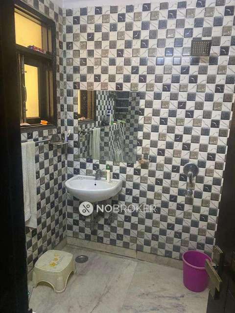 3 BHK Flat In Standalone Building  For Sale  In Karol Bagh