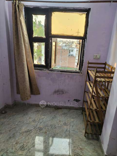 1 BHK House for Rent  In P6h6+2xm, Jharoda Majra, Sangam Vihar, Jharoda Majra Burari, Delhi, 110084, India