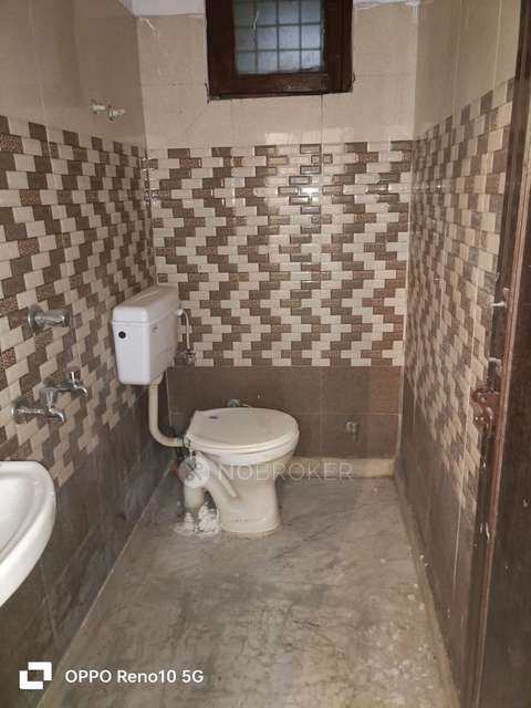 2 BHK Flat In Standalone Building  For Sale  In Shahdara