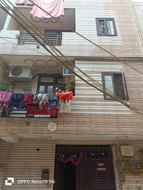 2 BHK Flat In Standalone Building  For Sale  In Shahdara