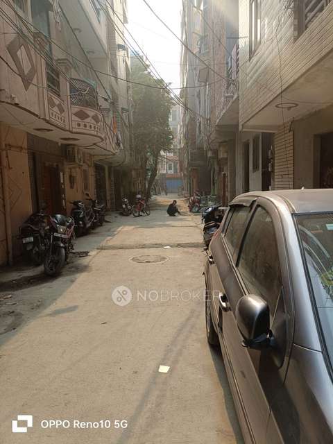 2 BHK Flat In Standalone Building  For Sale  In Shahdara