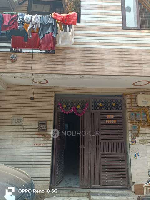 2 BHK Flat In Standalone Building  For Sale  In Shahdara