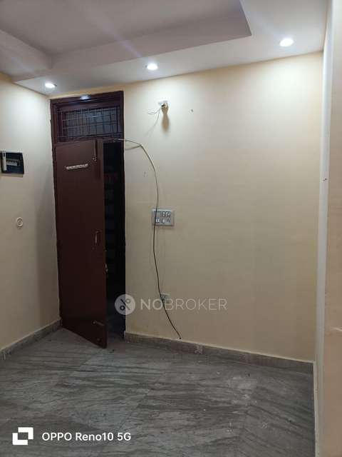 2 BHK Flat In Standalone Building  For Sale  In Shahdara