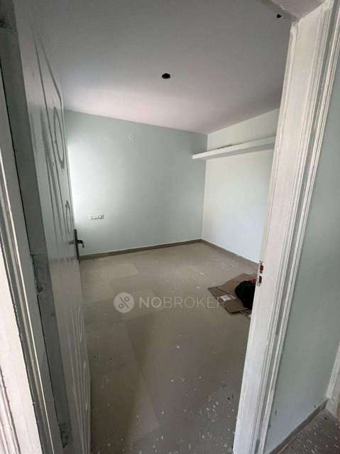 1 BHK Flat In Standalone Building   for Lease  In Ravi Sankar Ashram