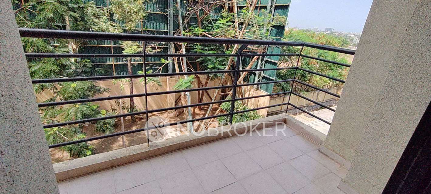 3 BHK Flat In Hill Side For Sale  In Hadapsar