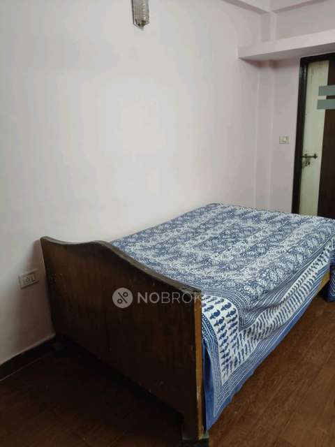 2 BHK Flat In Sb for Rent  In Mayur Vihar 