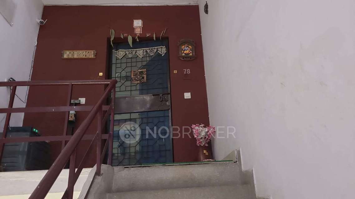 3 BHK Flat In Deshbandhu Apartment For Sale  In Patparganj