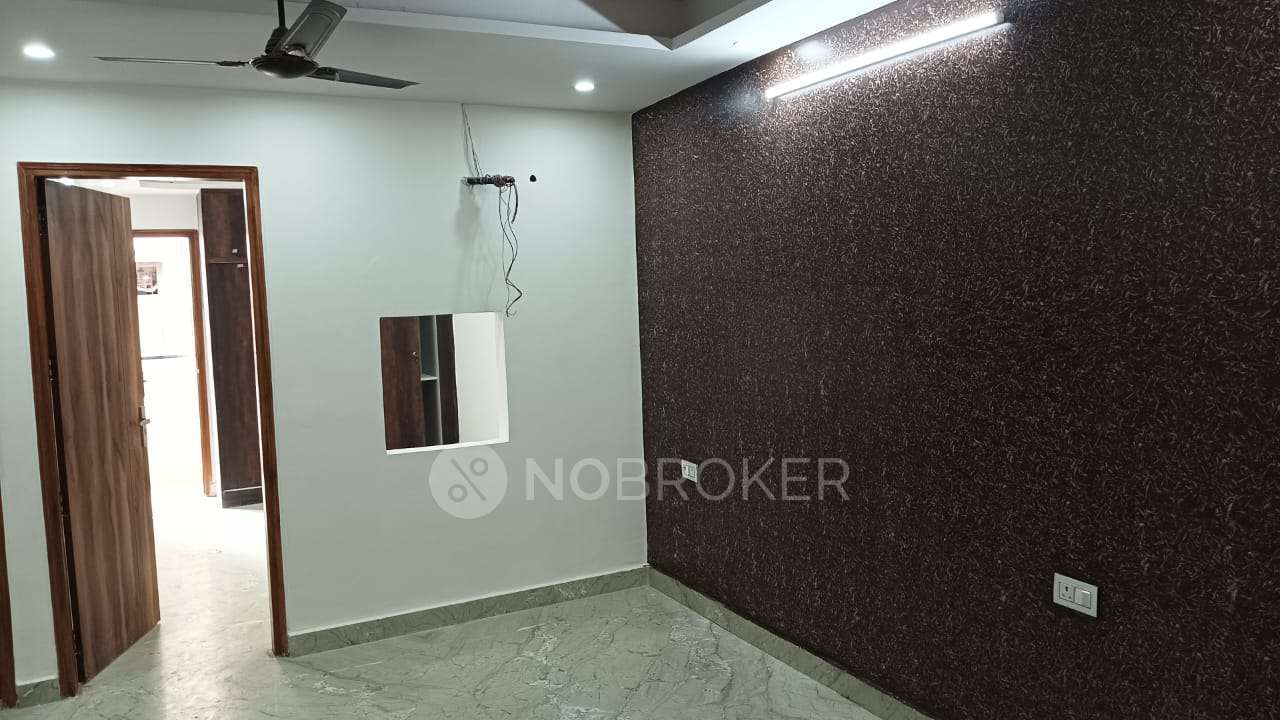 apartment Karol Bagh Without Brokerage Fully furnished 4 BHK Flat for